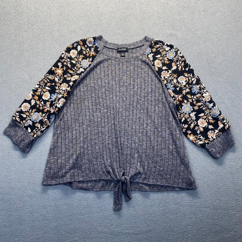 A.BYER Tee Top Womens Size XL‎ Gray  Long sleeve floral Blouse Rayon